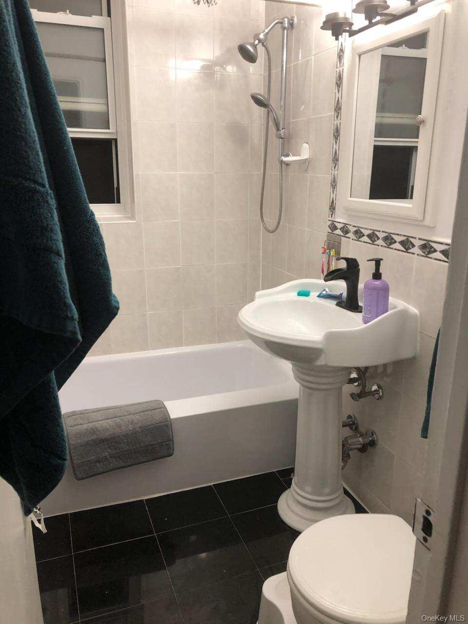 3176 Decatur Avenue 2H