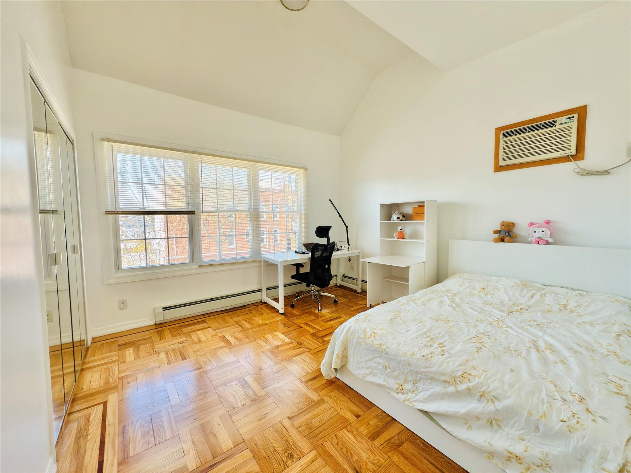 1428 Hobart Avenue, Bronx, New York image 9