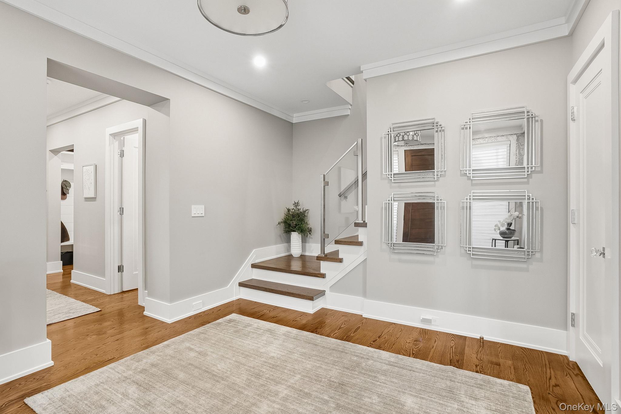 9 Kirby Lane N