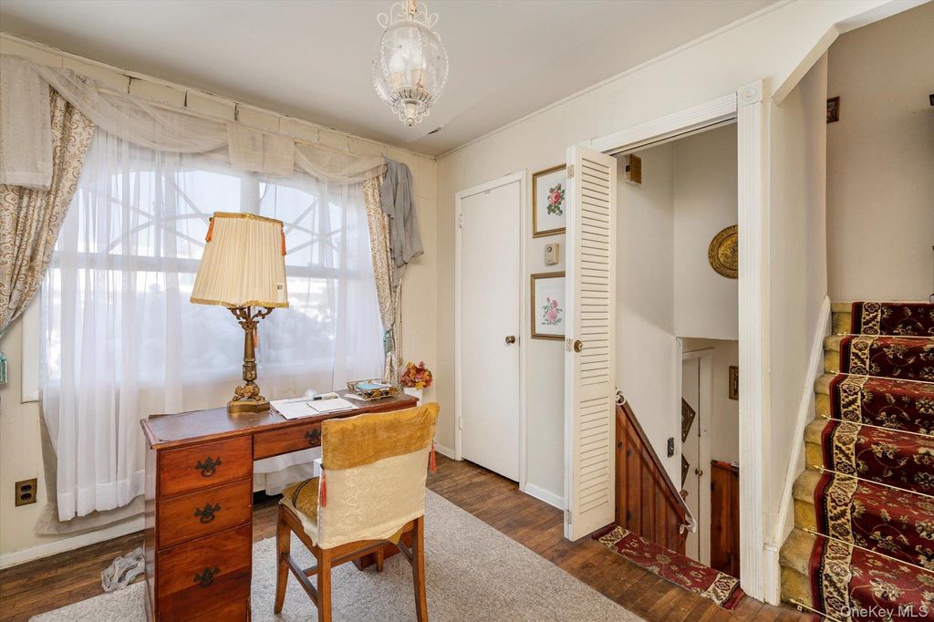 Photo of 9 Walnut Place, Massapequa, NY 11758 (MLS # 944939)