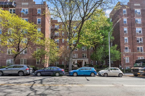 Homes For Sale - 68-63 108th Street #3G<br/> Forest Hills, NY 11375