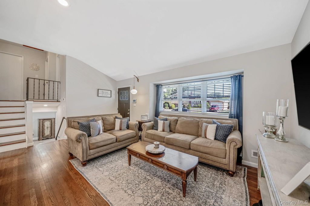 Photo of 172 W 24th Street, Deer Park, NY 11729 (MLS # 922663)
