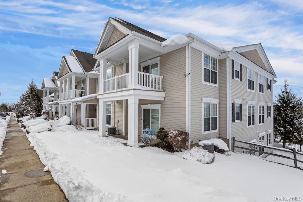 Photo of 2004 Bennington Drive, Fishkill, NY 12524 (MLS # 965429)