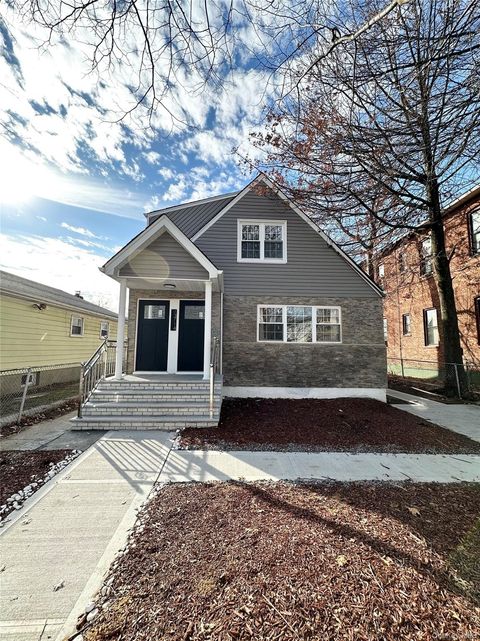Apartment For Rent - 137-14 Bedell Street<br/> Springfield Gardens, NY 11413