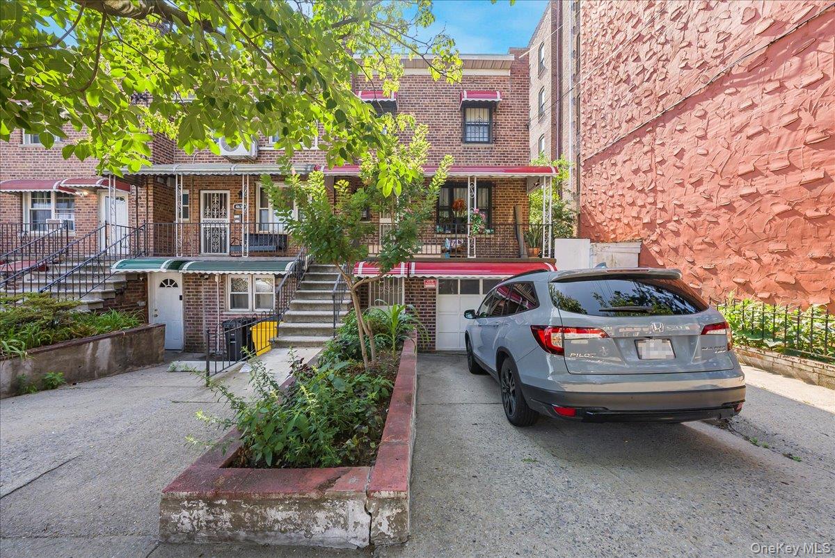 4634 Carpenter Avenue