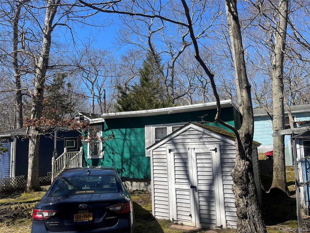 Photo of 11 22nd, Wading River, NY 11972 (MLS # 980319)