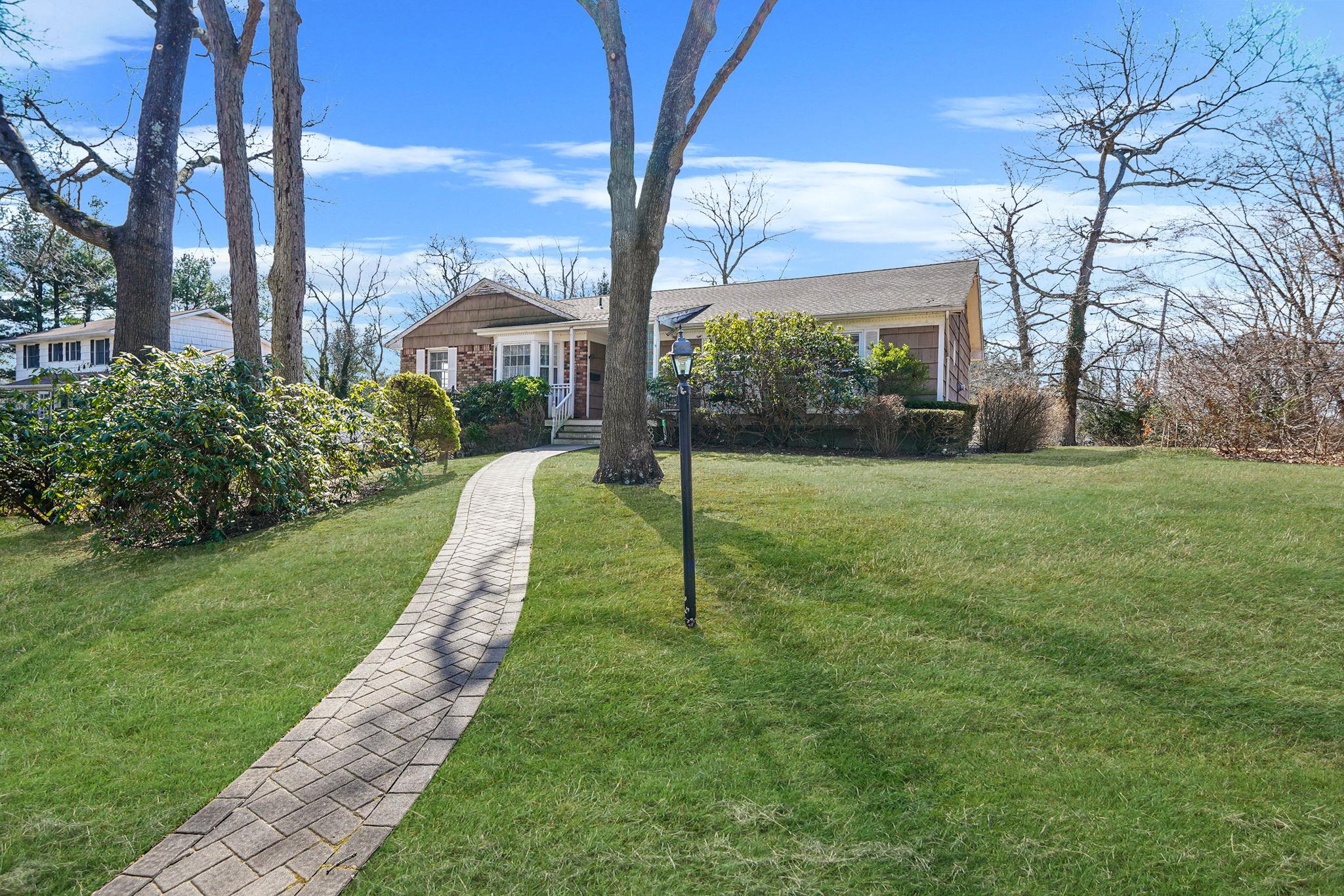 10 Beacon Hill Drive, Stony Brook, New York image 2