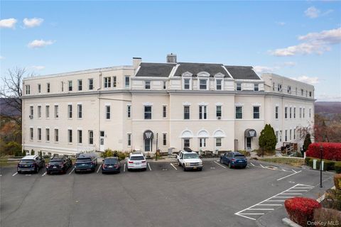 Condo For Sale - 16 Waterview Estate<br/> Peekskill, NY 10566