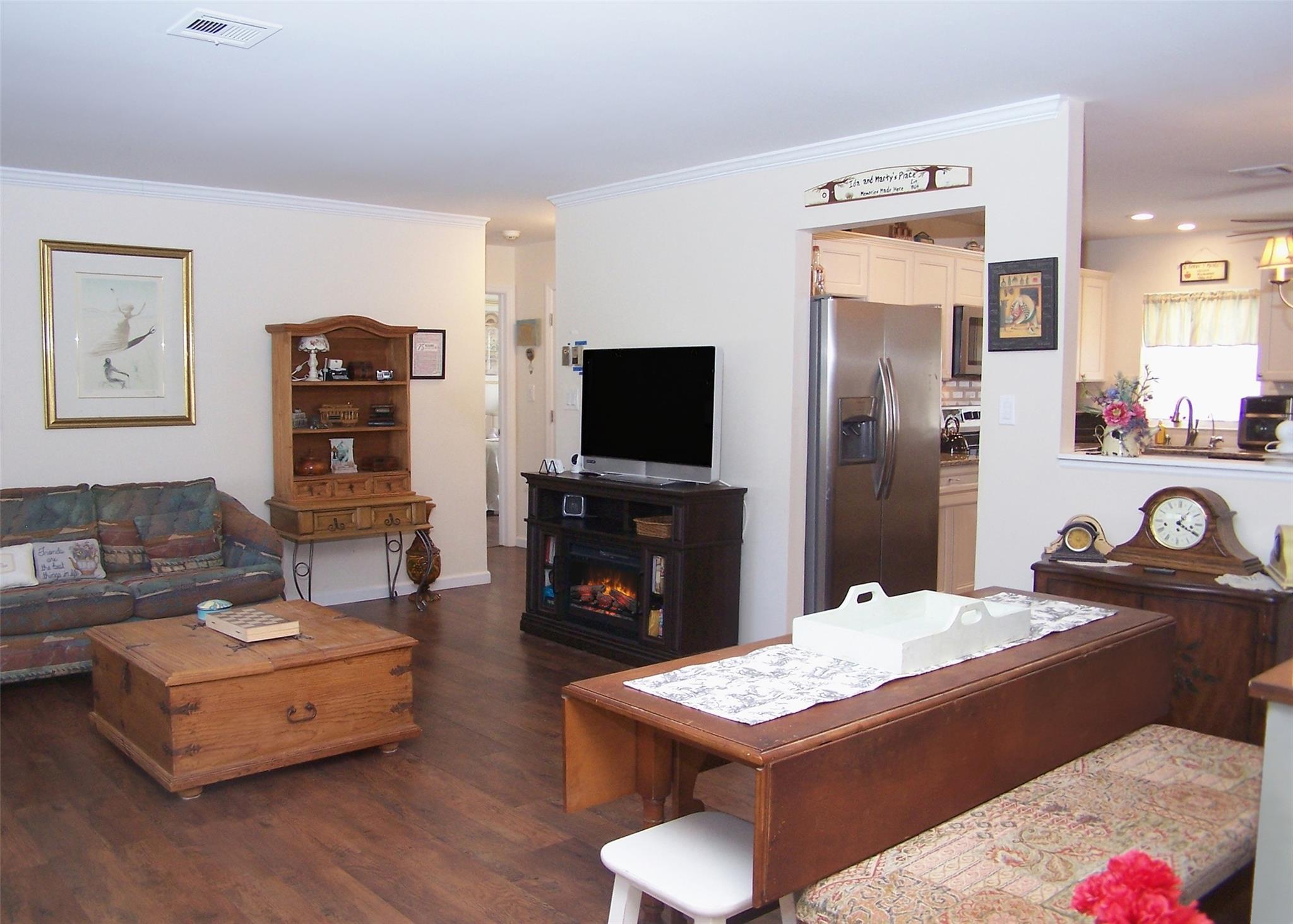 27 Trent Ct Ct #C, Ridge, New York image 5