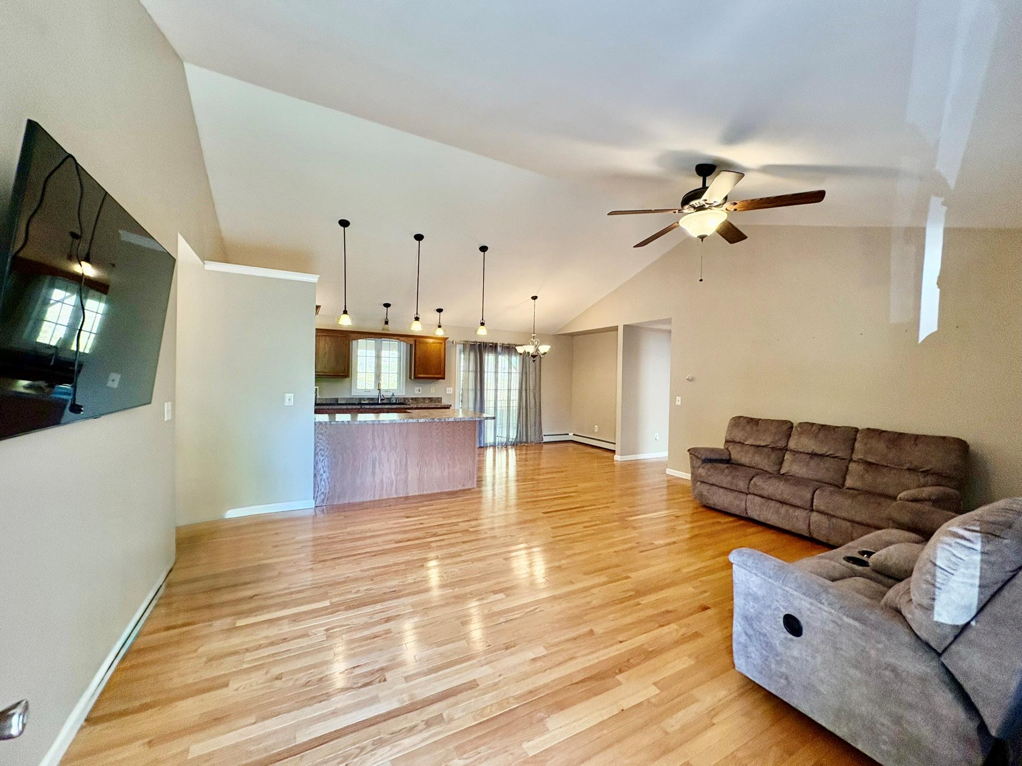 46 Caston Road, Greenfield Park, New York image 2