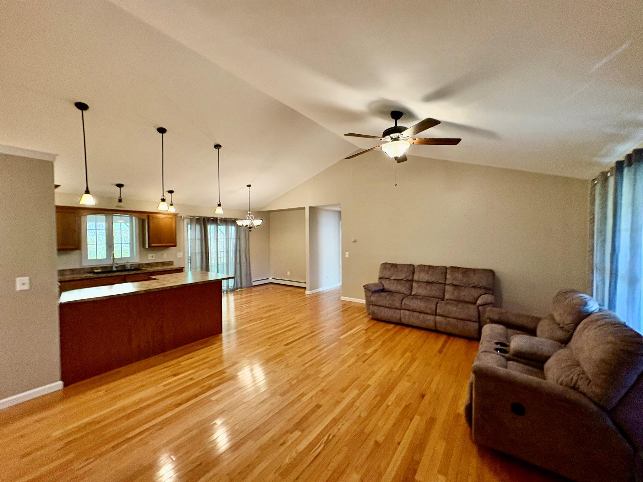 46 Caston Road, Greenfield Park, New York image 3
