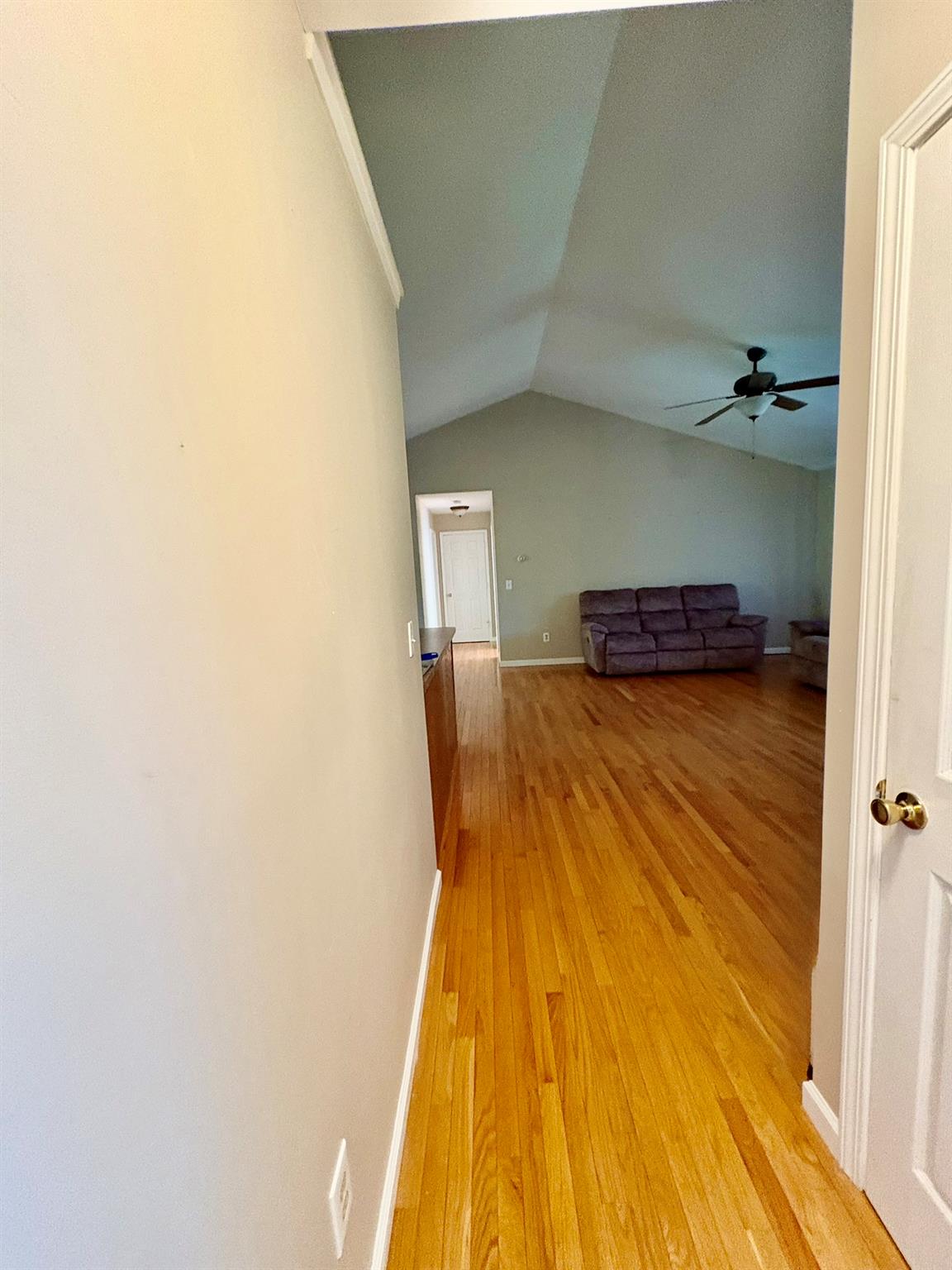 46 Caston Road, Greenfield Park, New York image 12