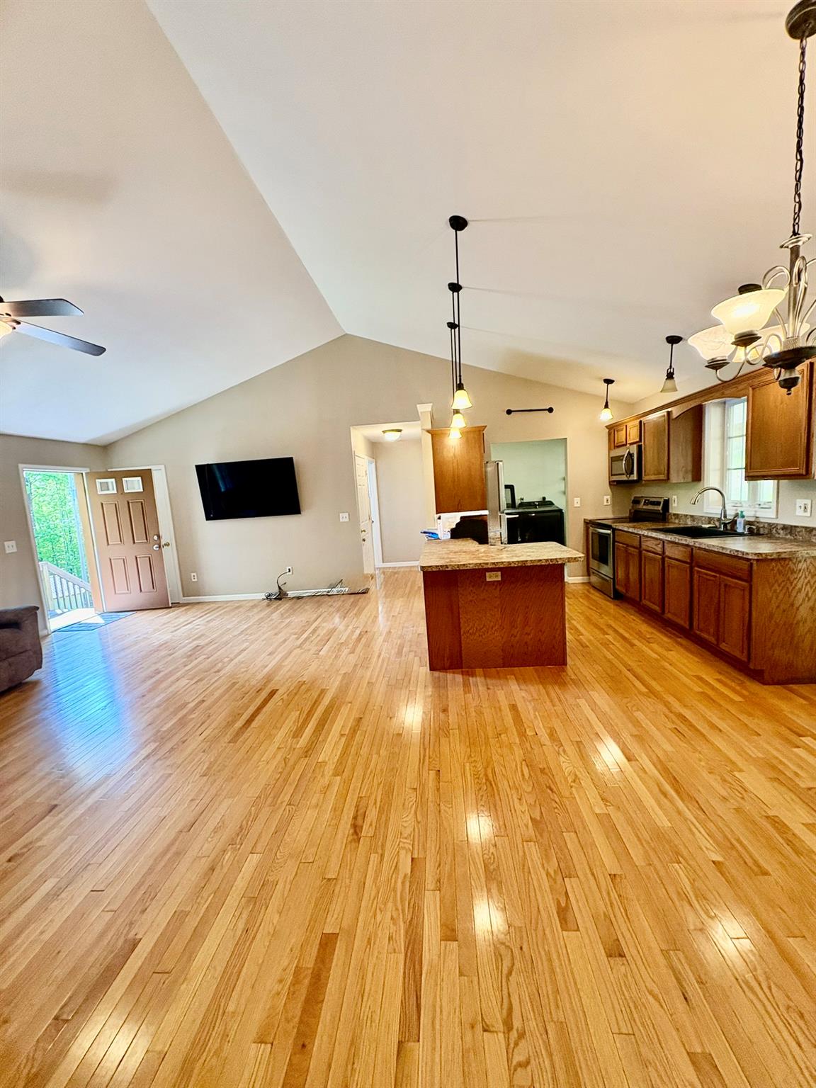46 Caston Road, Greenfield Park, New York image 9