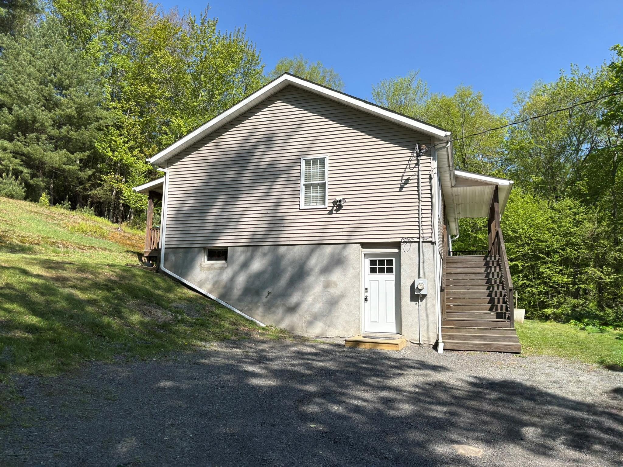 46 Caston Road, Greenfield Park, New York image 41