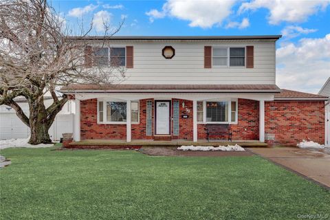 Homes For Sale - 59 Lincoln Boulevard<br/> Bethpage, NY 11714