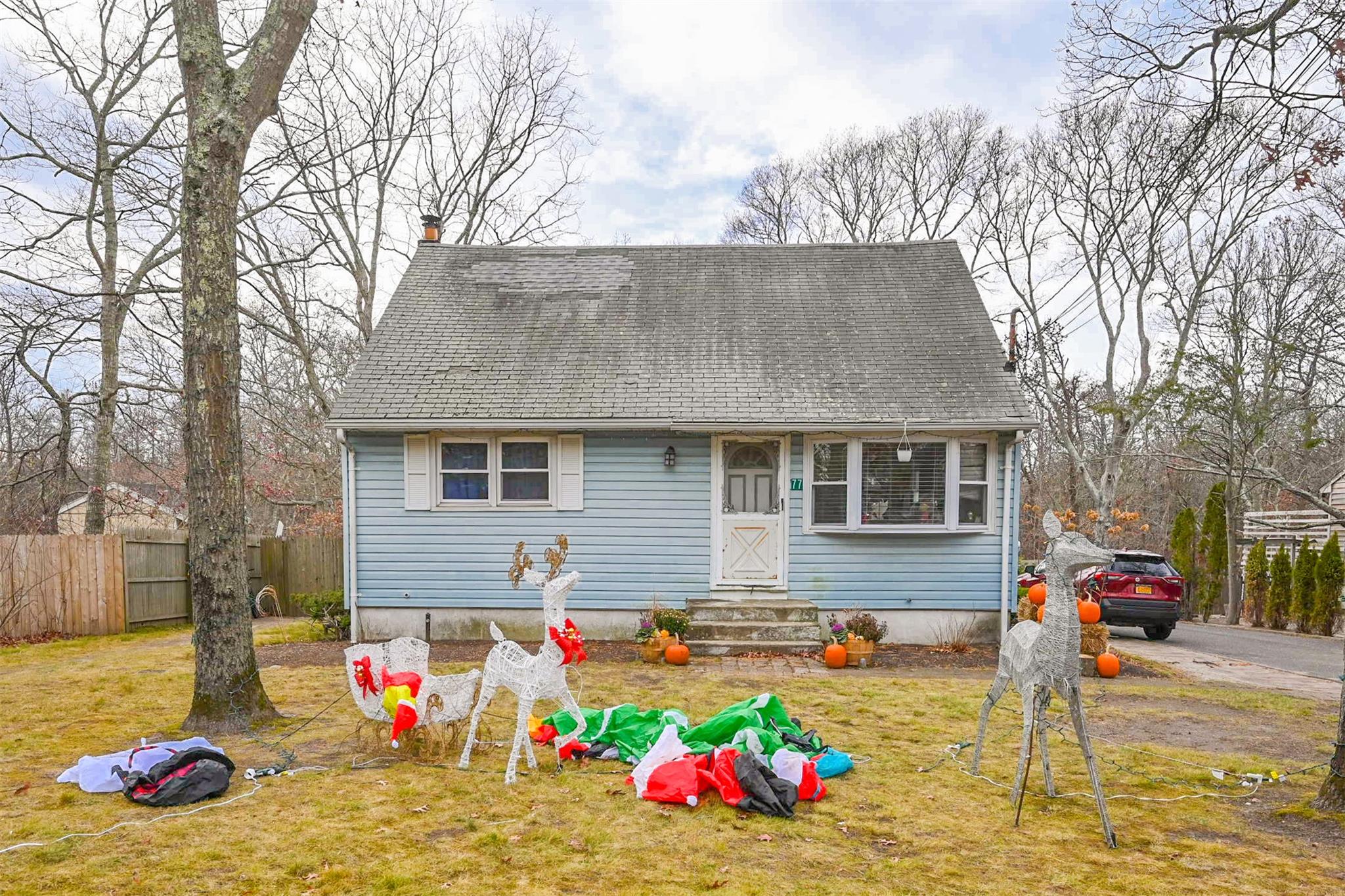 Property for Sale at Peters Lane, Westhampton Beach, Hamptons, NY - Bedrooms: 4 
Bathrooms: 2  - $749,990