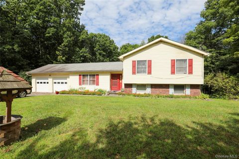 38 Roxanne Boulevard Lloyd NY 12528