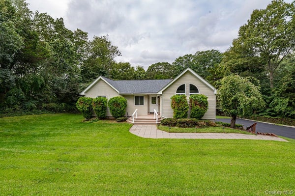 68 CHESTNUT ST, MOUNT SINAI, NY 11766 - Image 9aa8e1d2349381d3ccb6b32c91cfc083/3926835441