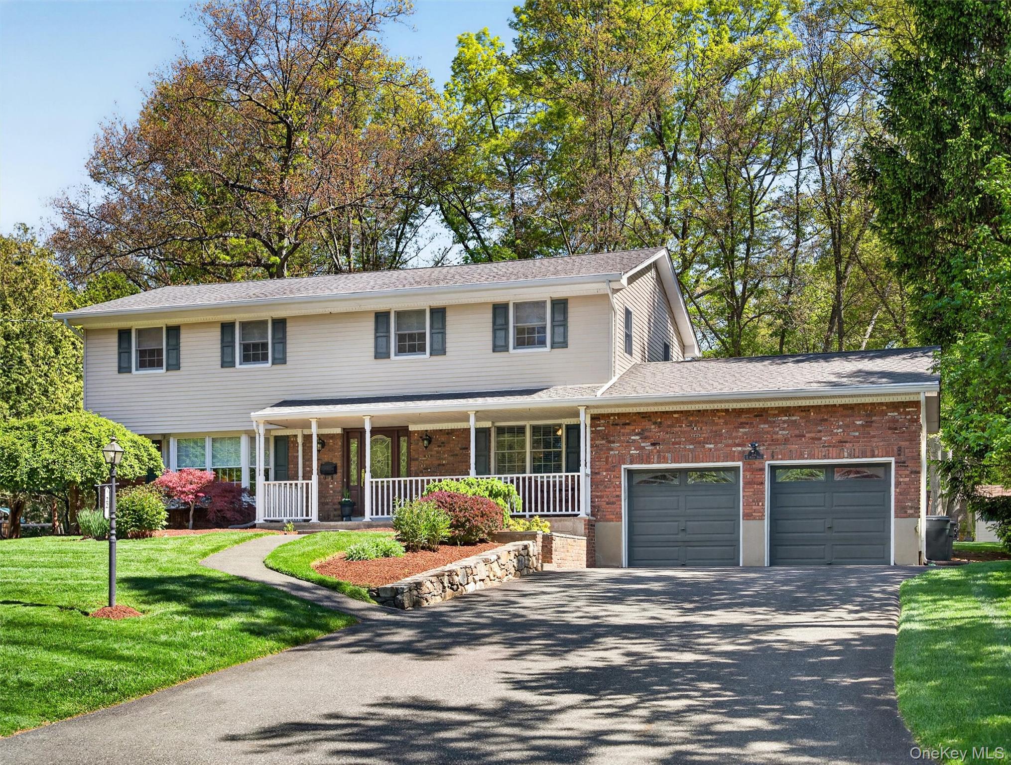 22 E Mayer Drive