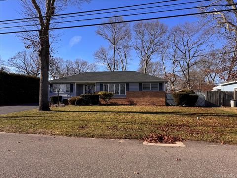20 Schoenfeld Boulevard Patchogue NY 11772