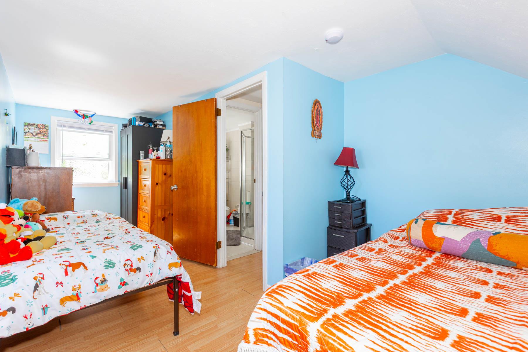 1069 Brookdale Avenue, Bay Shore, New York image 16