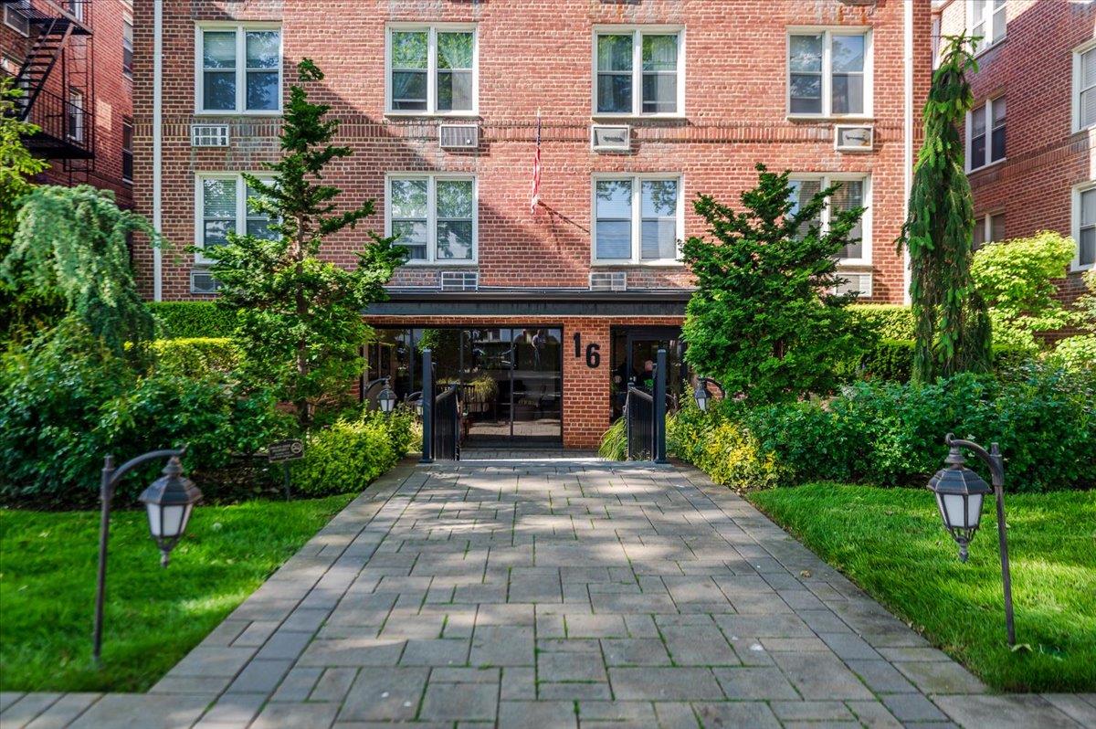 16 Main Street #3Y, East Rockaway, New York image 1