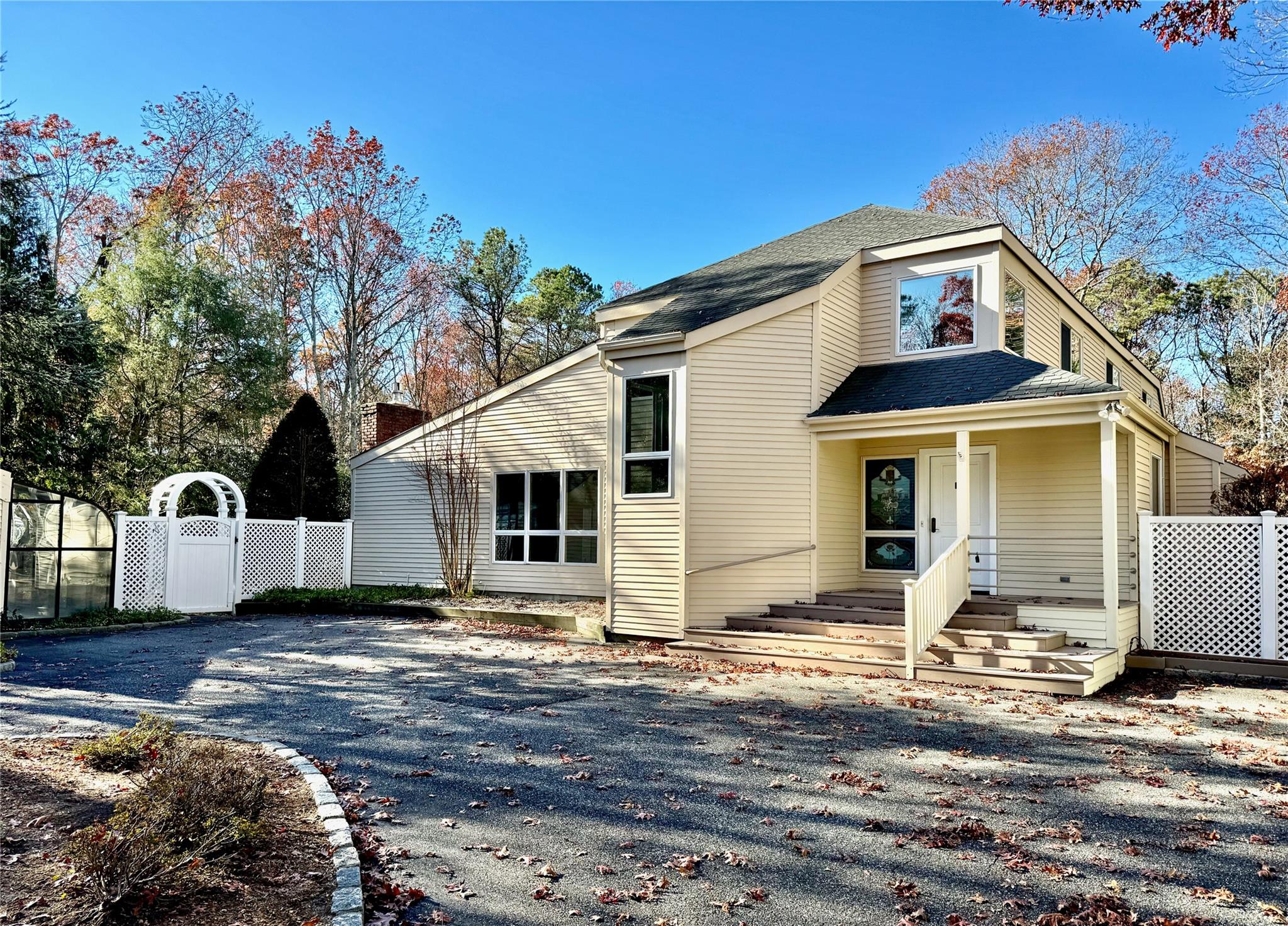 23 Deer Path, Quogue, New York image 1