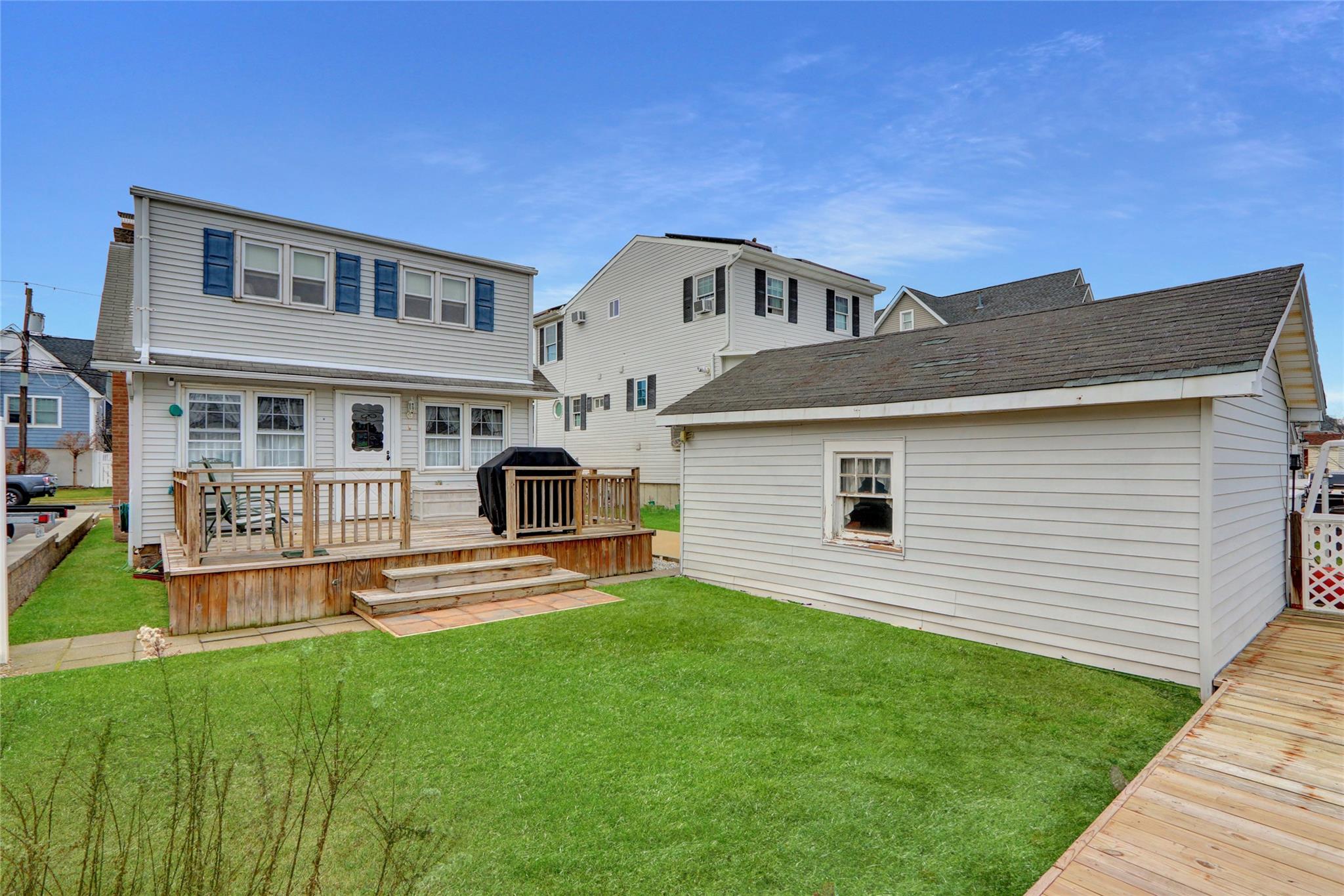 756 S 8th Street, Lindenhurst, New York image 9