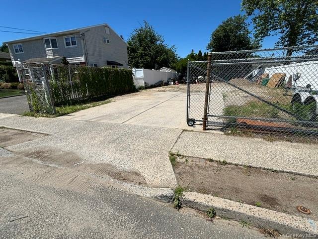 623 stewart Avenue - Photo 3