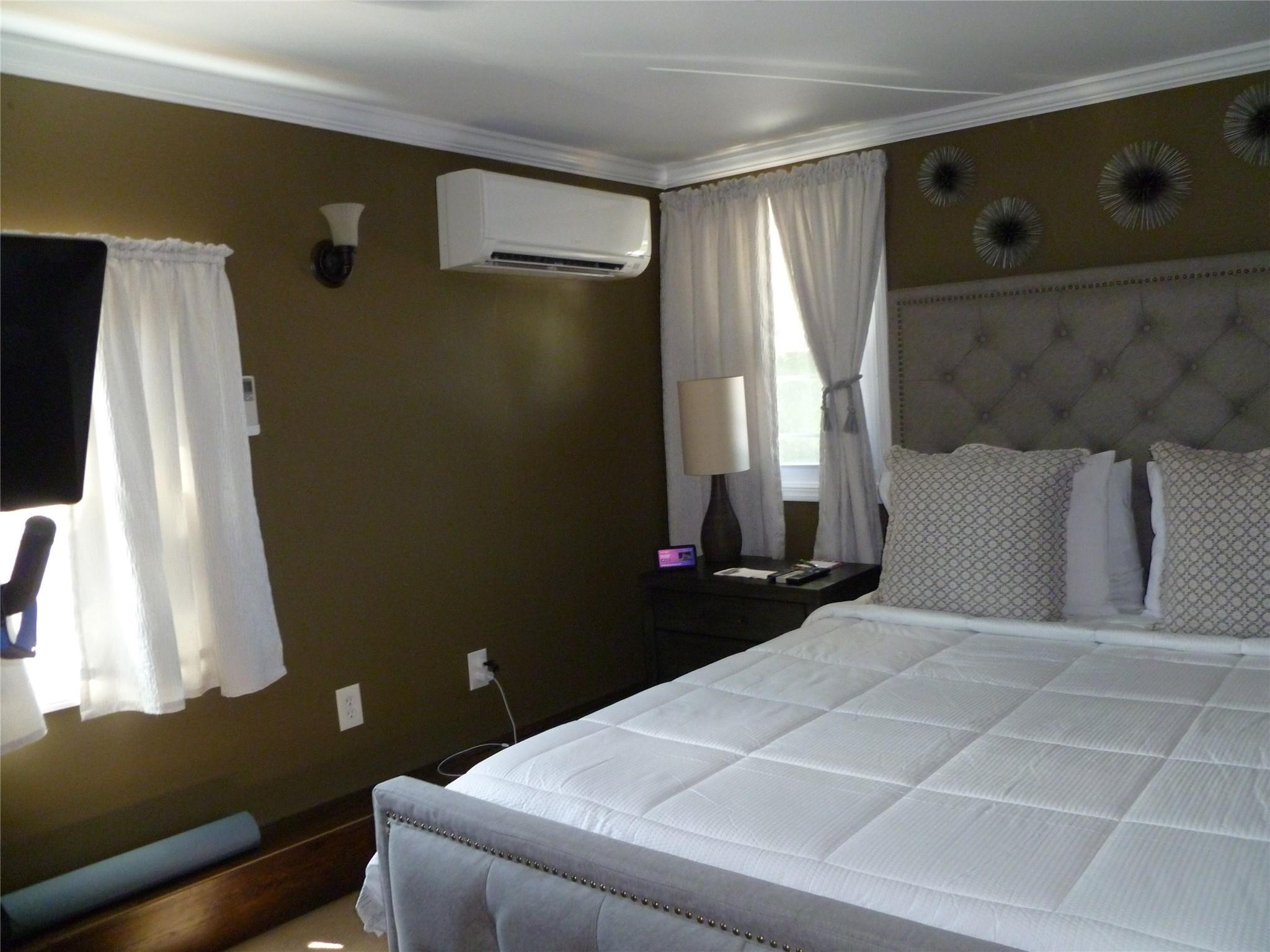28 Crabtree Lane, Levittown, New York image 8