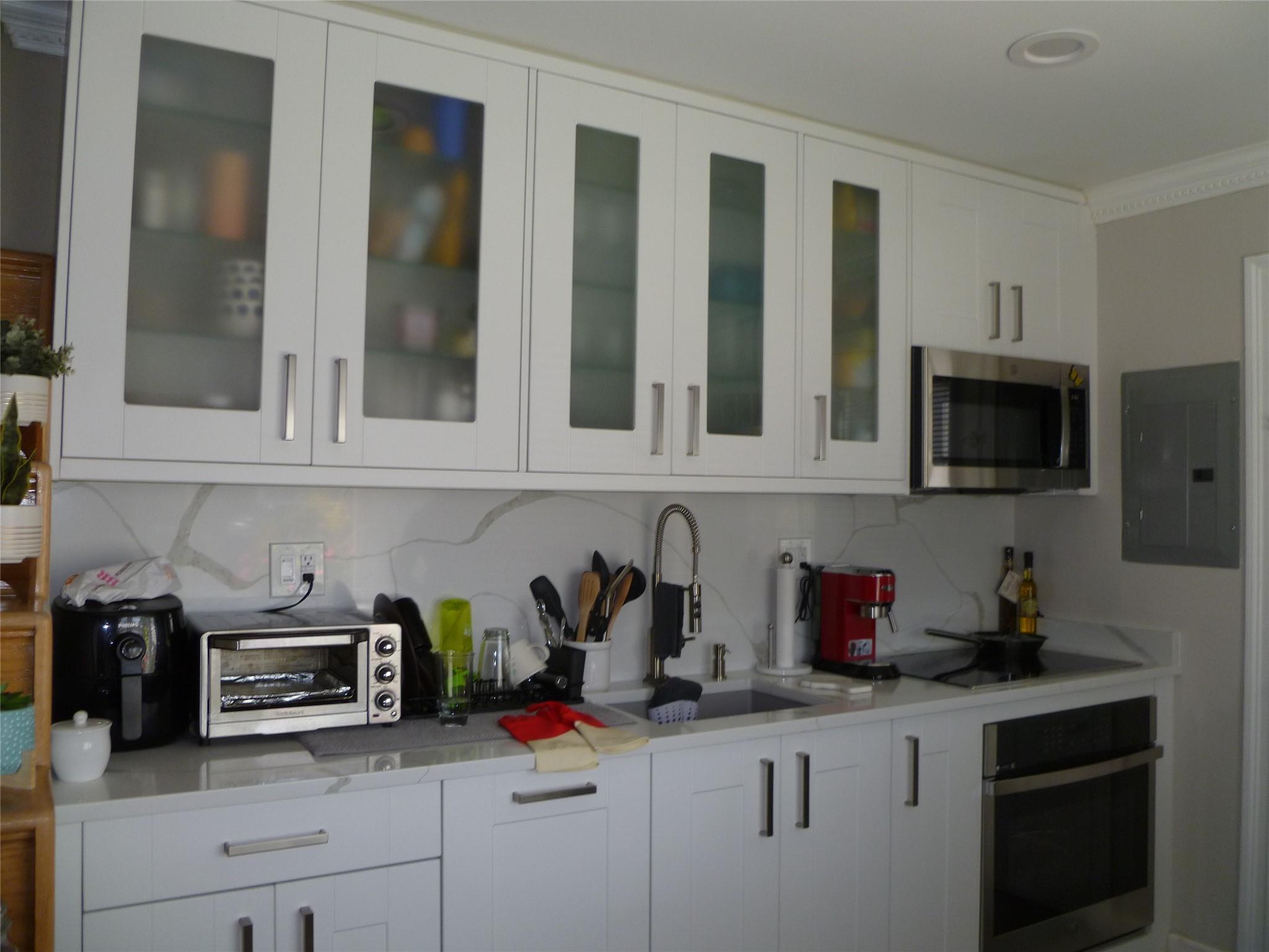 28 Crabtree Lane, Levittown, New York image 12