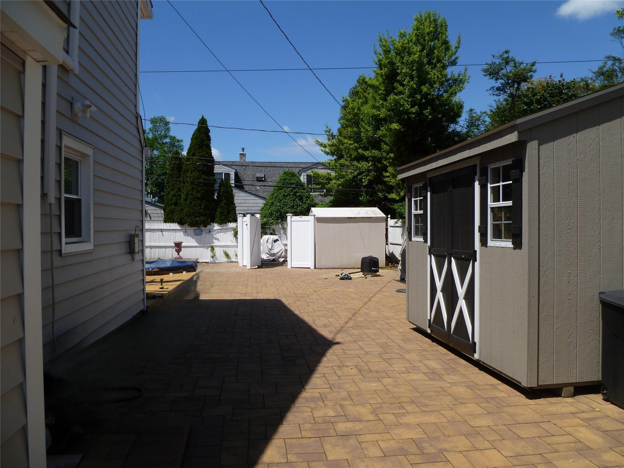 28 Crabtree Lane, Levittown, New York image 21