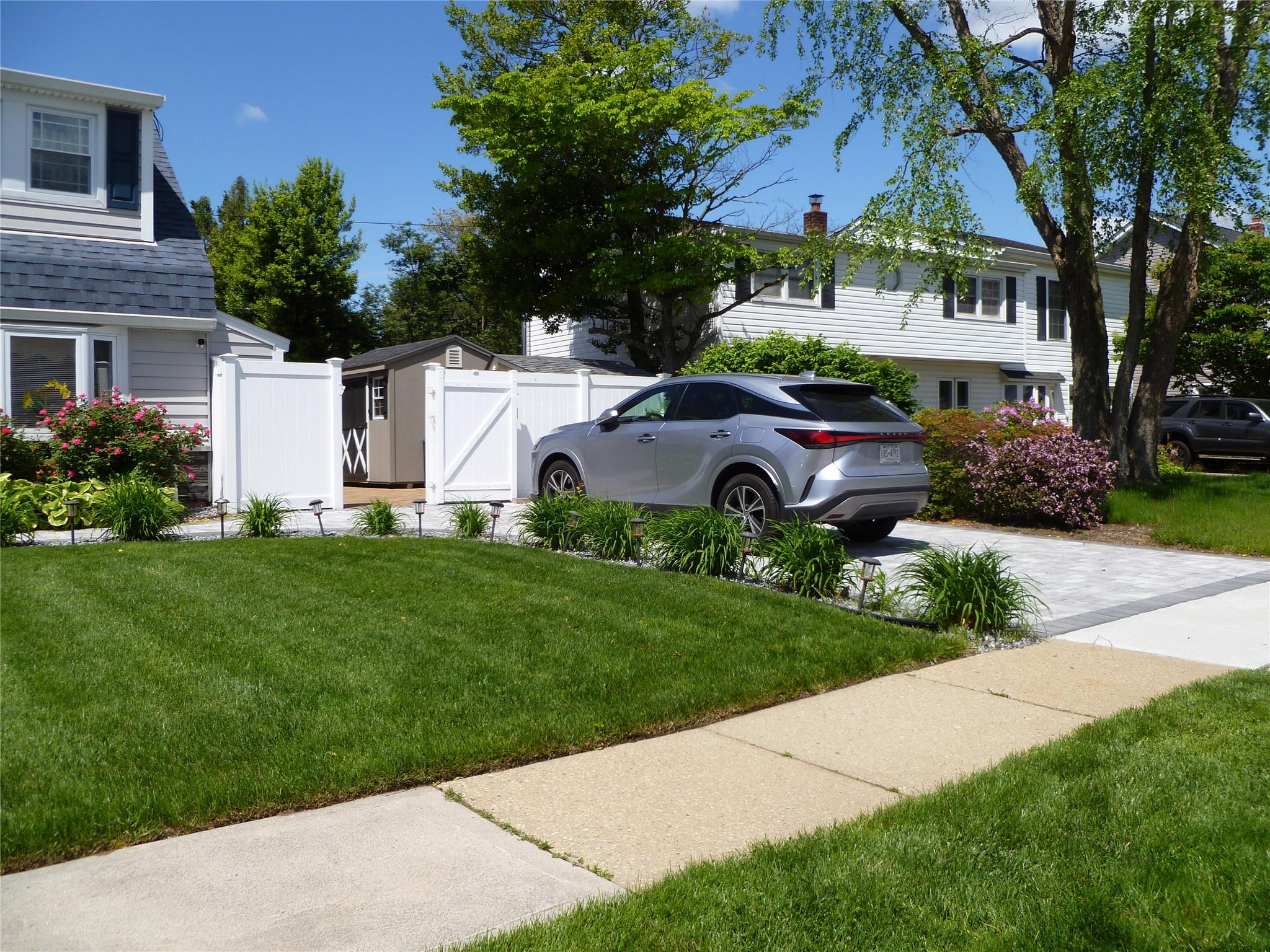 28 Crabtree Lane, Levittown, New York image 20