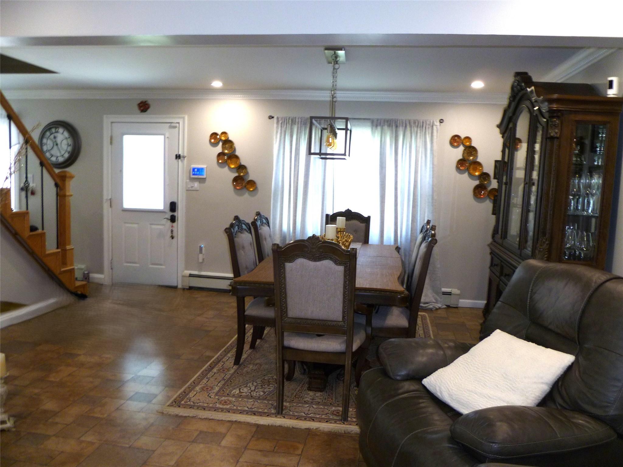 28 Crabtree Lane, Levittown, New York image 15