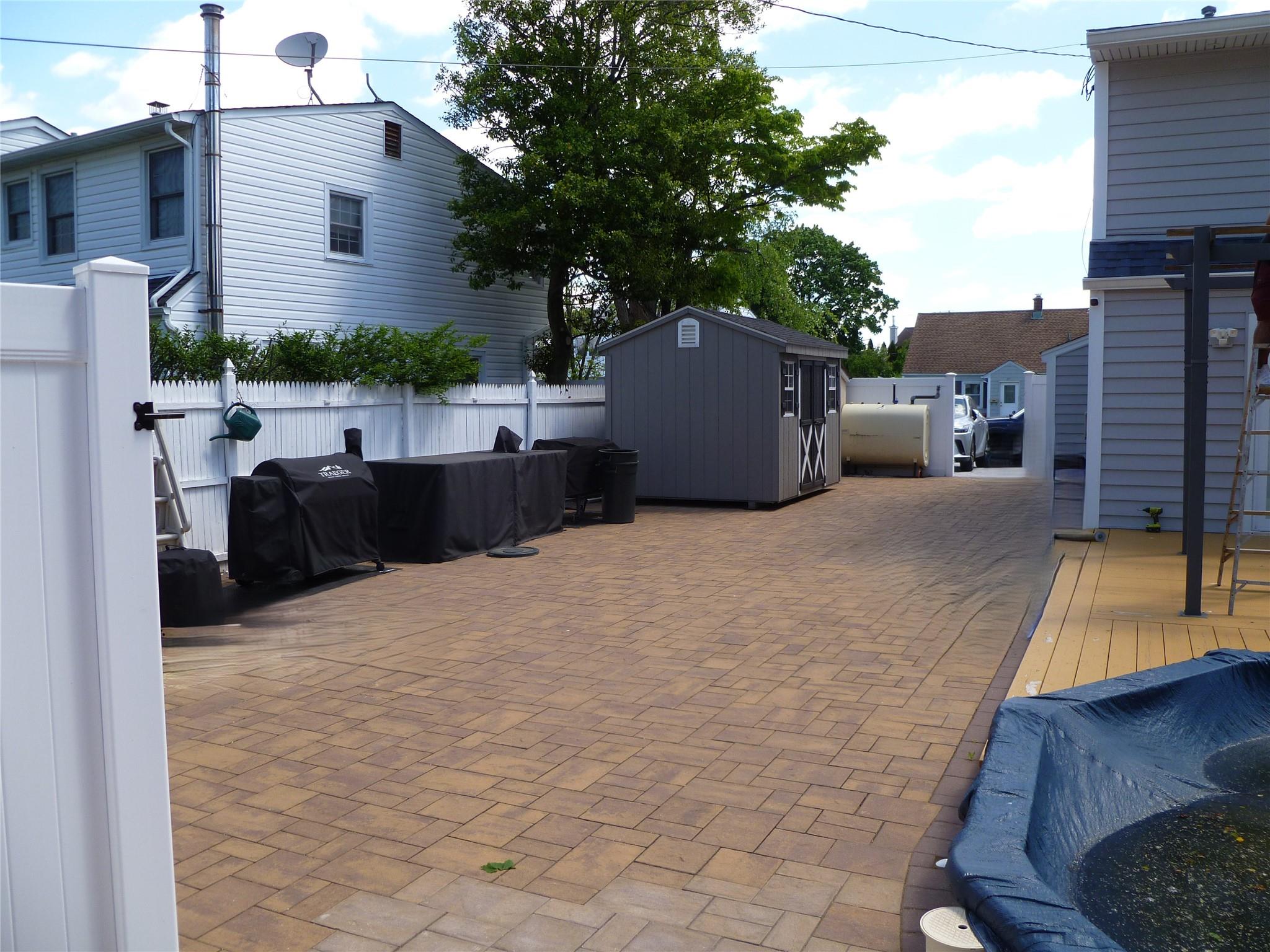 28 Crabtree Lane, Levittown, New York image 22