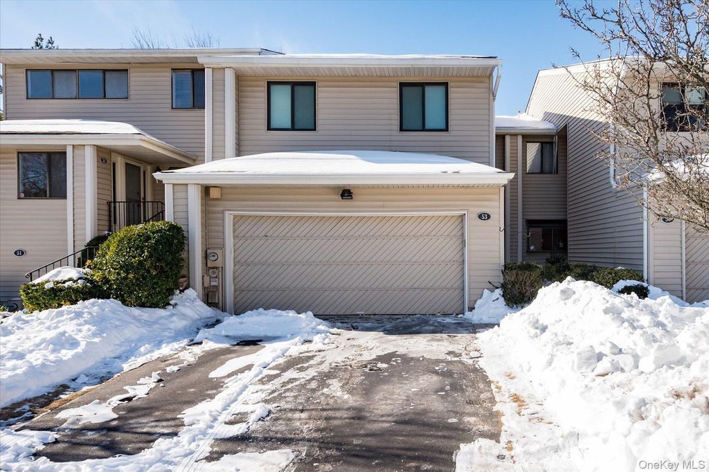 Photo of 53 Chestnut Lane, Woodbury, NY 11797 (MLS # 960597)