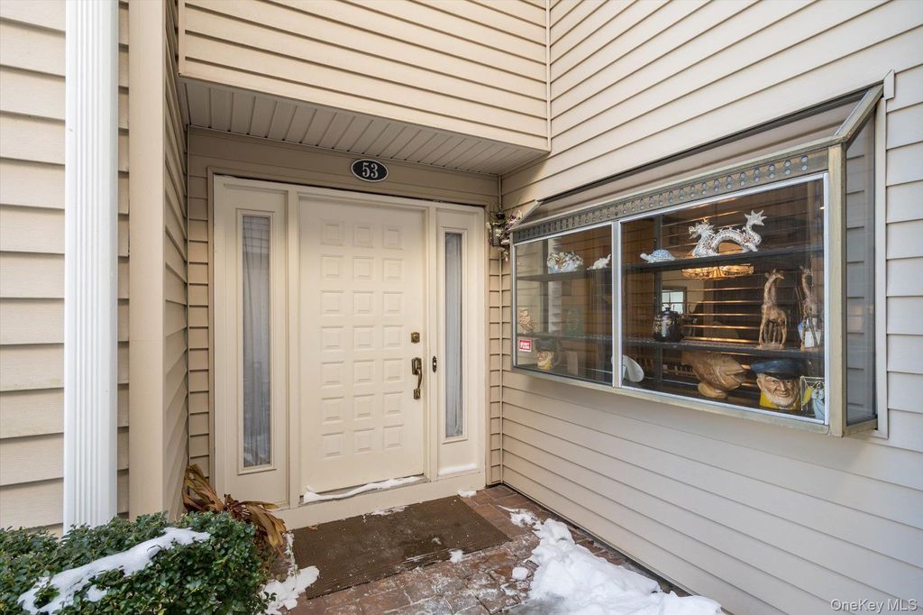 Photo of 53 Chestnut Lane, Woodbury, NY 11797 (MLS # 960597)