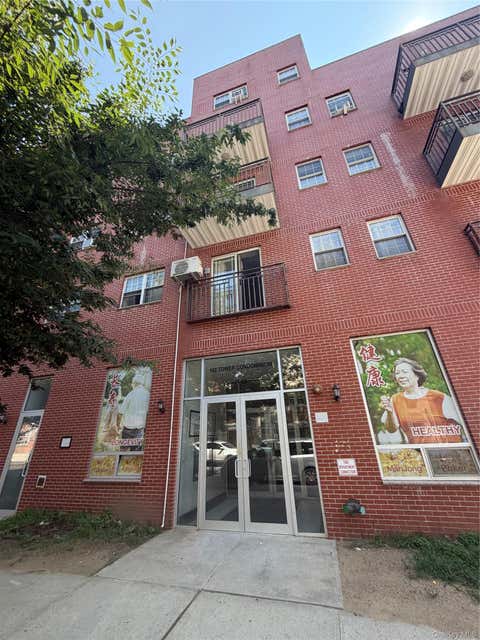 Apartment For Rent - 7159 160th Street #5F<br/> Fresh Meadows, NY 11365