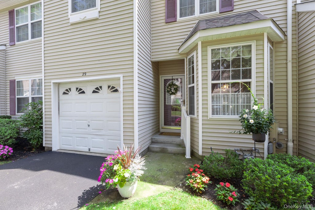 Photo of 29 Avery Court, Nesconset, NY 11767 (MLS # 1044542)