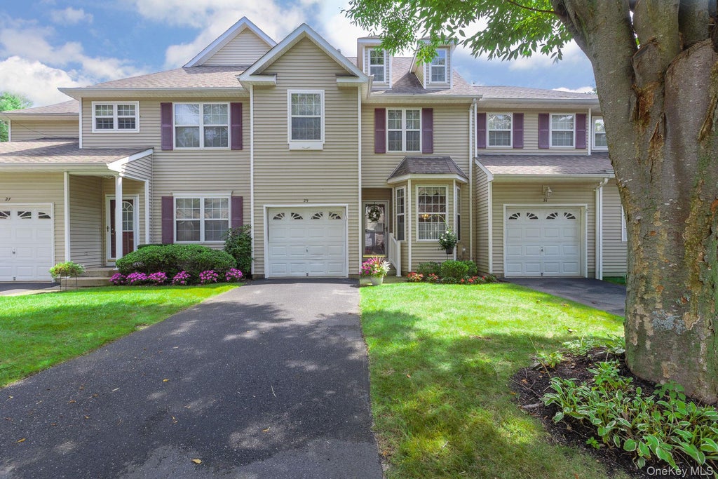 Photo of 29 Avery Court, Nesconset, NY 11767 (MLS # 1044542)