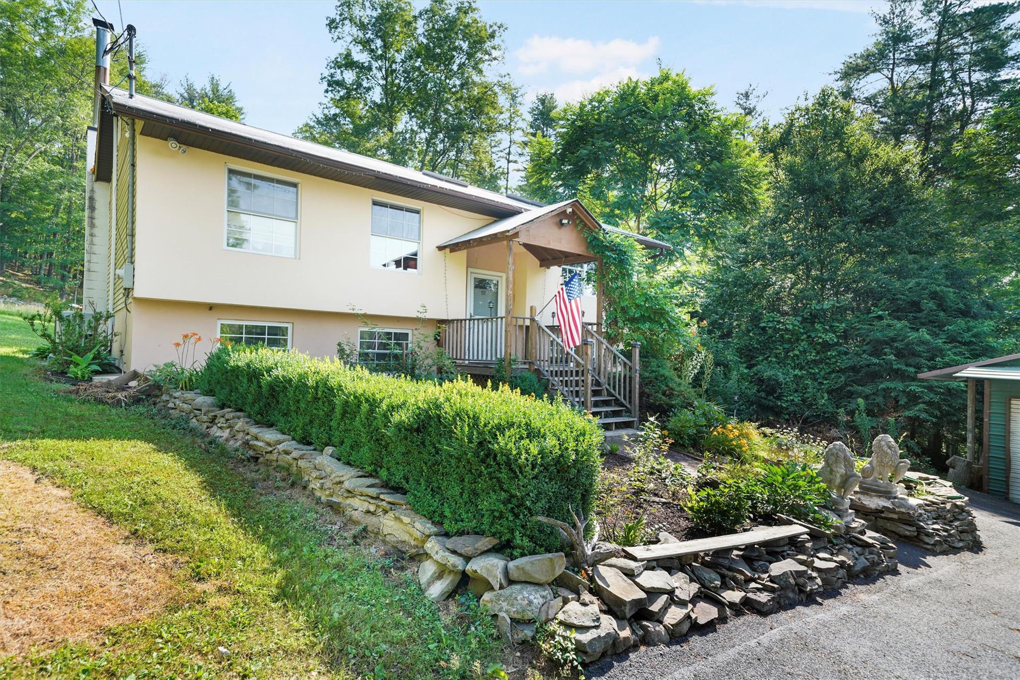 146 Oakland Valley Road