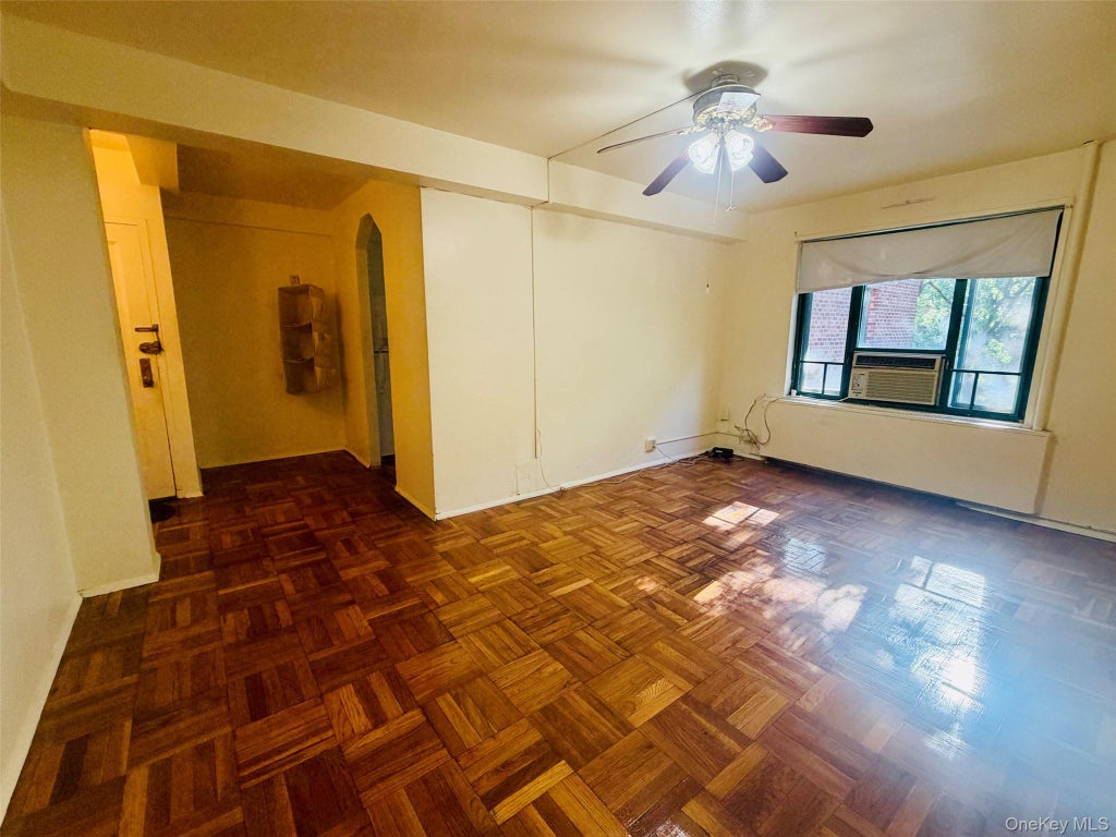 Photo of 2049 McGraw Avenue #6H, Bronx, NY 10462 (MLS # 1053072)