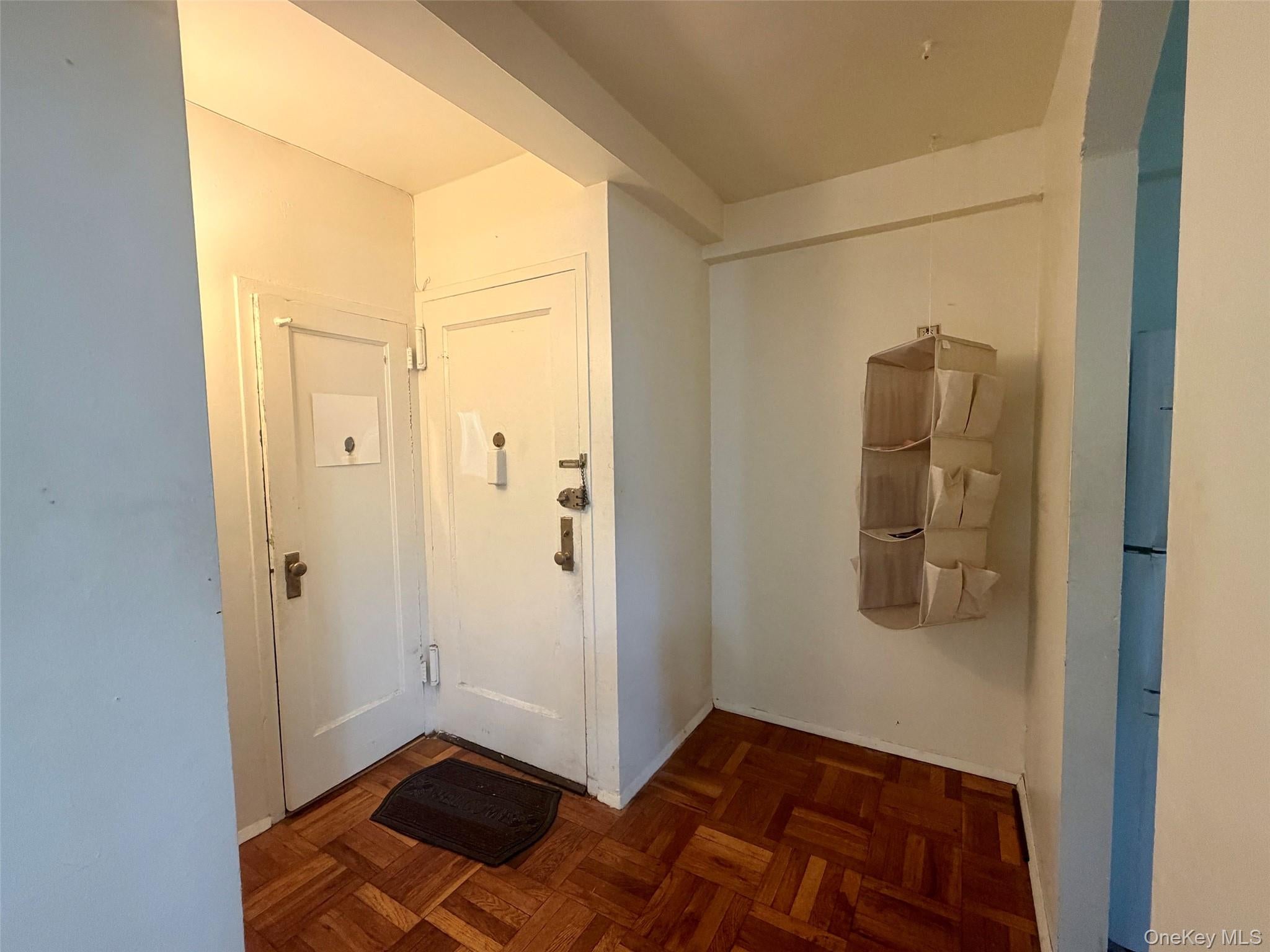 2049 McGraw Avenue 6H