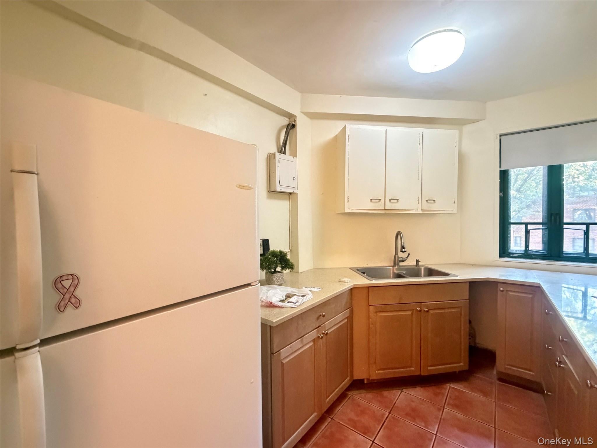 2049 McGraw Avenue 6H