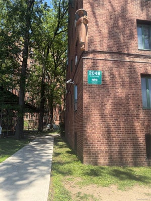 2049 MCGRAW AVE APT 6H, BRONX, NY 10462 - Image 9adce97b4dfd49033a27e18e369401f0/3892993314