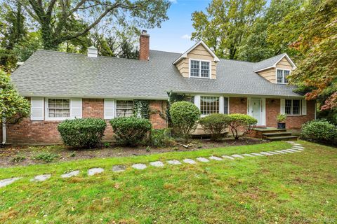 Homes For Sale - 22 Woodfield Road<br/> Stony Brook, NY 11790