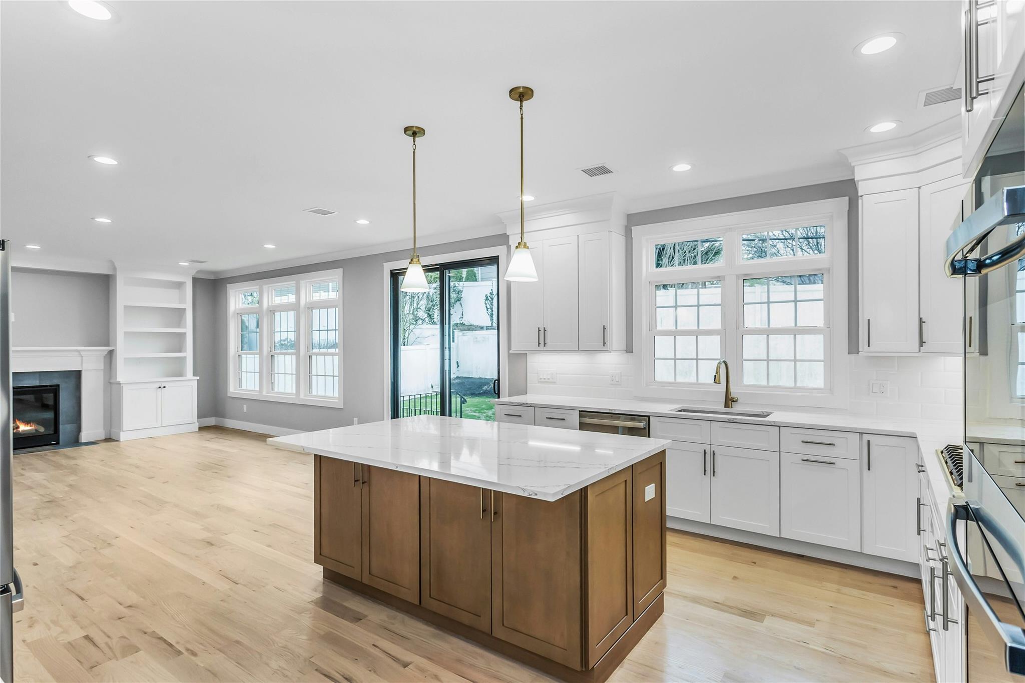 14 Terry Lane, Plainview, New York image 11