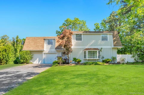 Photo of 3 Sugar Pine Circle, Medford, NY 11763 (MLS # 1006525)