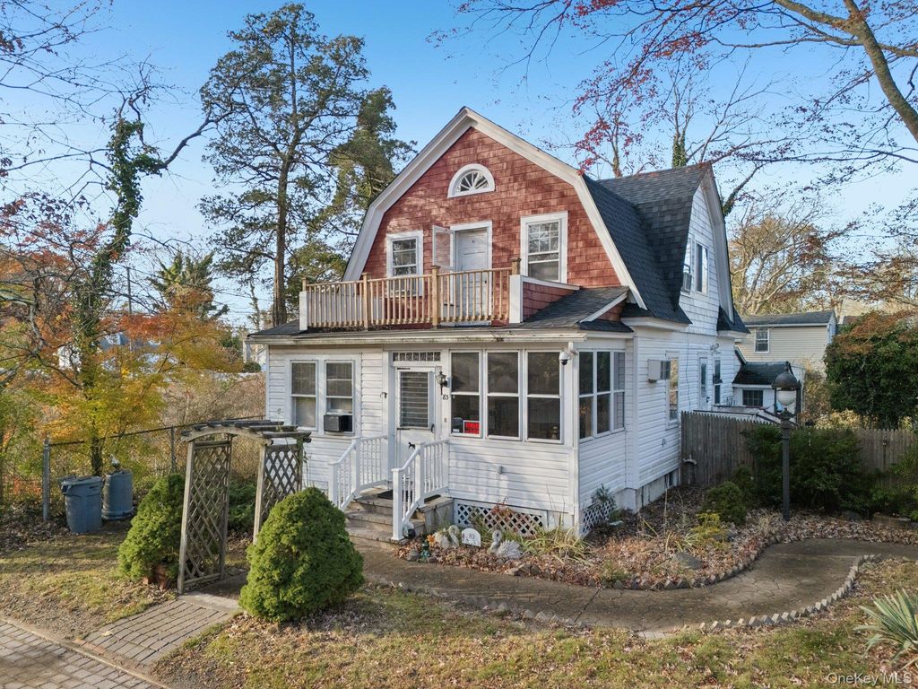 Photo of 83 Elm Road E, Mastic Beach, NY 11951 (MLS # 935758)