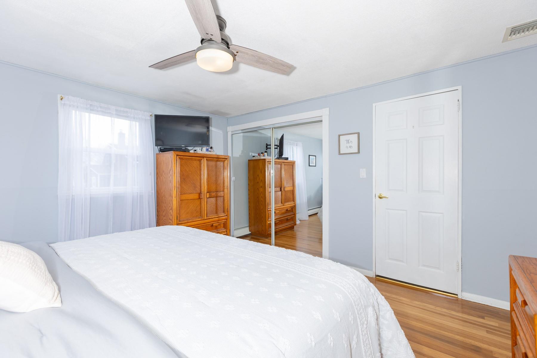 530 Goodrich Avenue, North Babylon, New York image 18